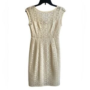 Elegant Lace Beige Dress 🤍 Size 2